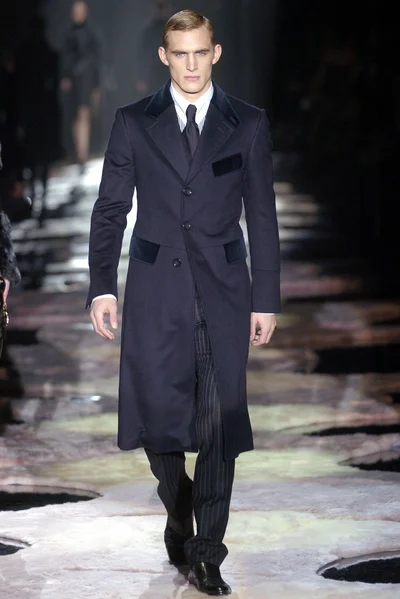 Look 15